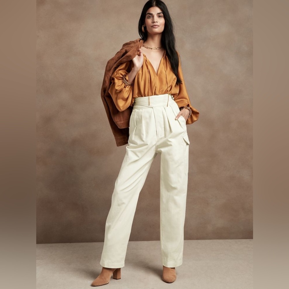 Banana Republic Heritage Explorer Utilitarian Khaki Pants